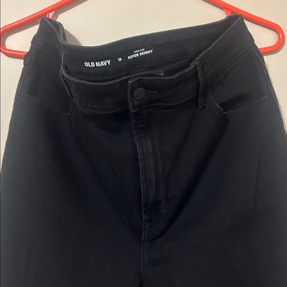 Old Navy High-Rise Super Skinny jeans in black, sized at 16 EUC - Picture 4 of 7